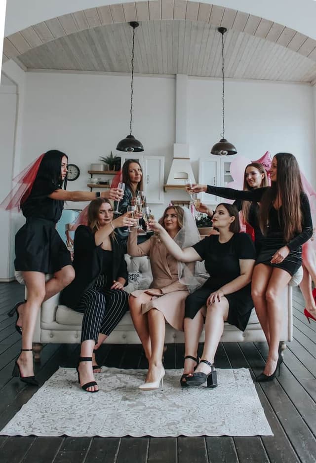 Friends at a pyjama hen party